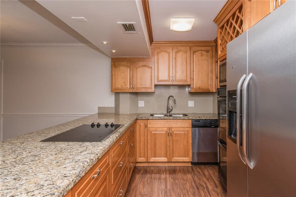 EMERALD HILLS COUNTRY CL - Residential Lease