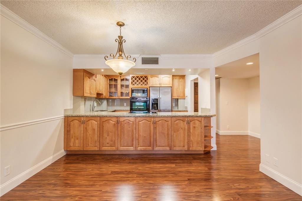 EMERALD HILLS COUNTRY CL - Residential Lease