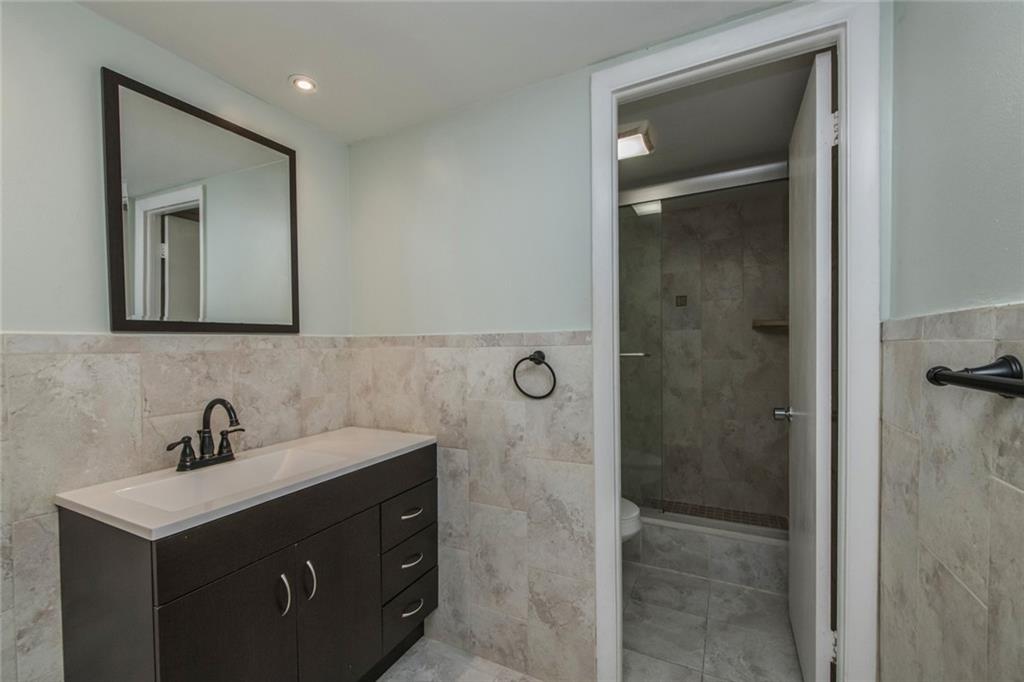 EMERALD HILLS COUNTRY CL - Residential Lease