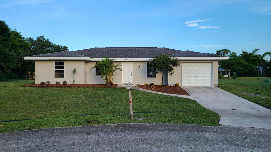 Photo of 2931 SW BIRTLE Court, Port Saint Lucie, FL 34953 (MLS # B26072307)