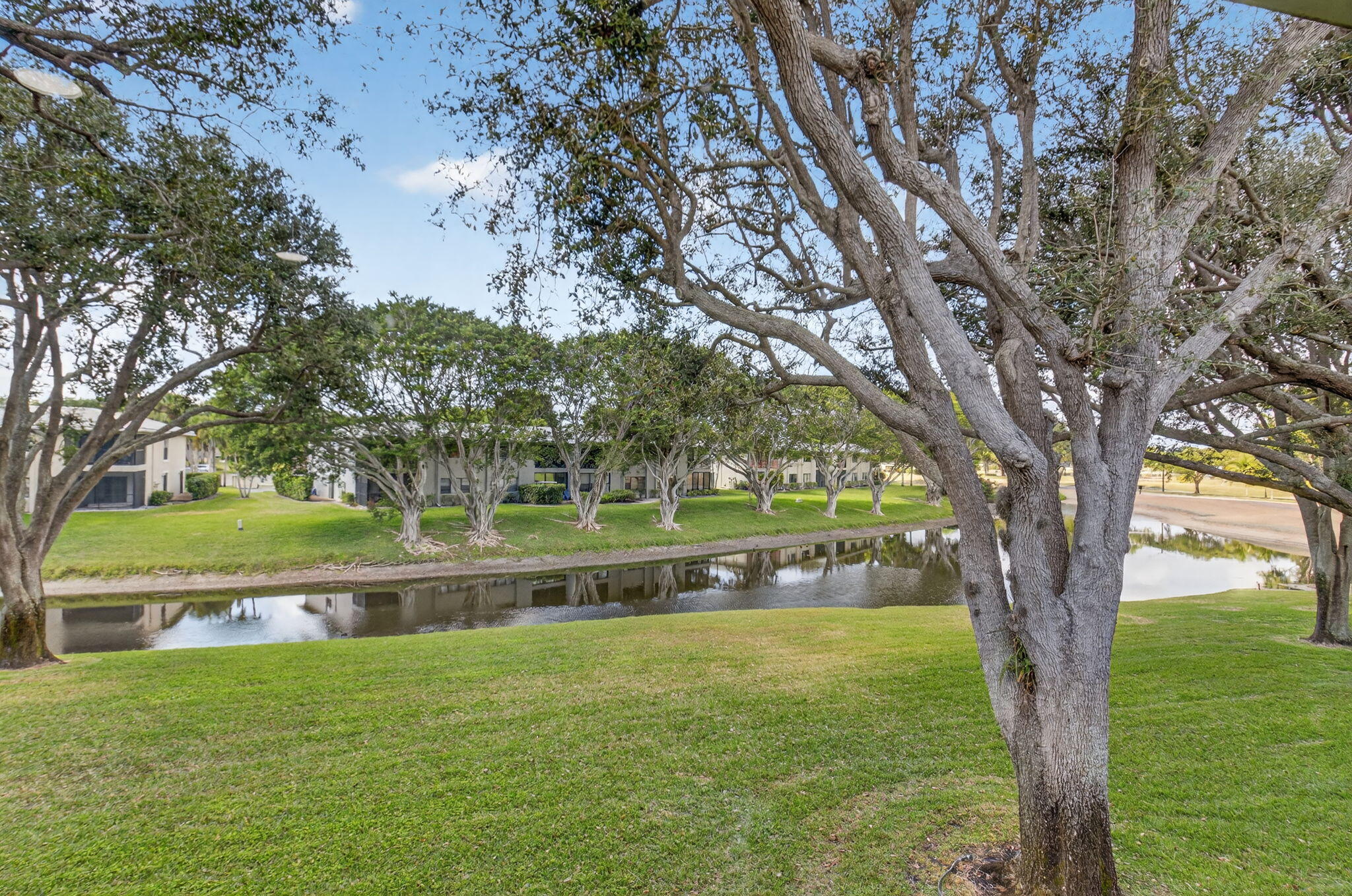 STRATFORD AT HUNTERS RUN CONDO - Residential