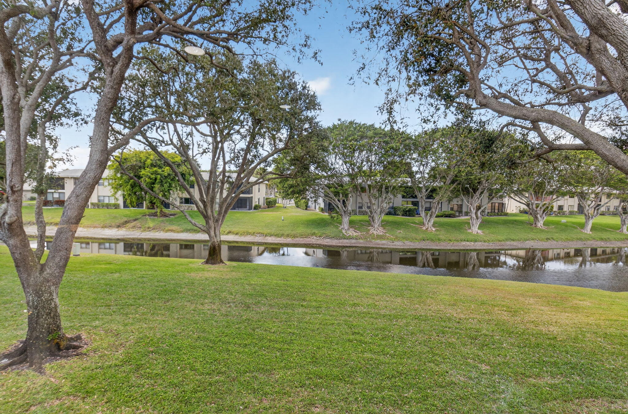 STRATFORD AT HUNTERS RUN CONDO - Residential