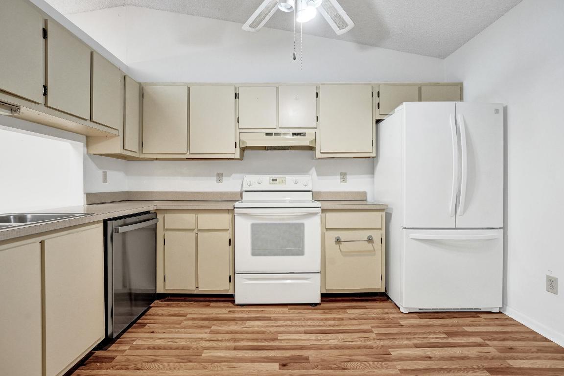 BOYNTON LAKES 3 - Residential