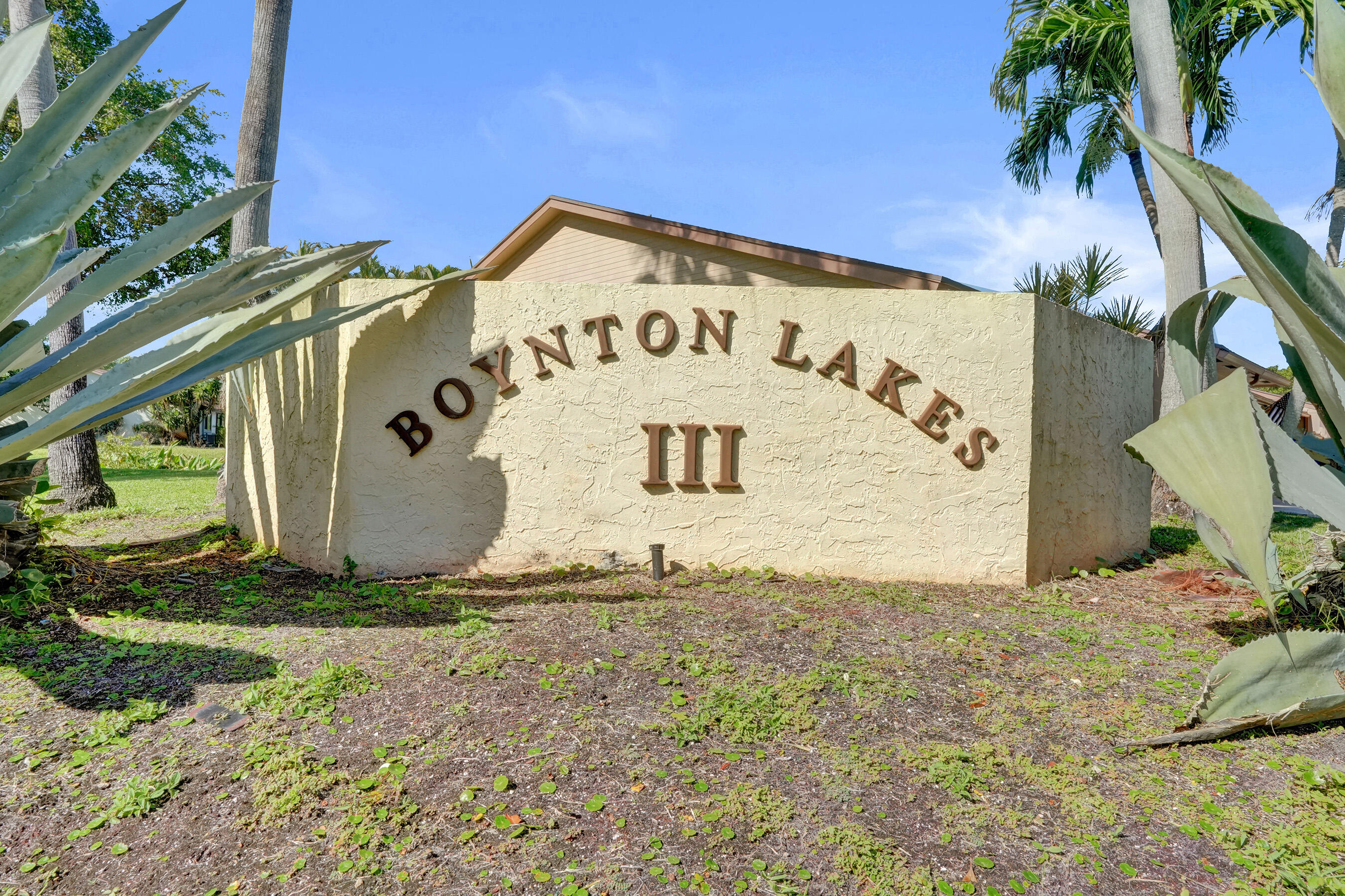 BOYNTON LAKES 3 - Residential
