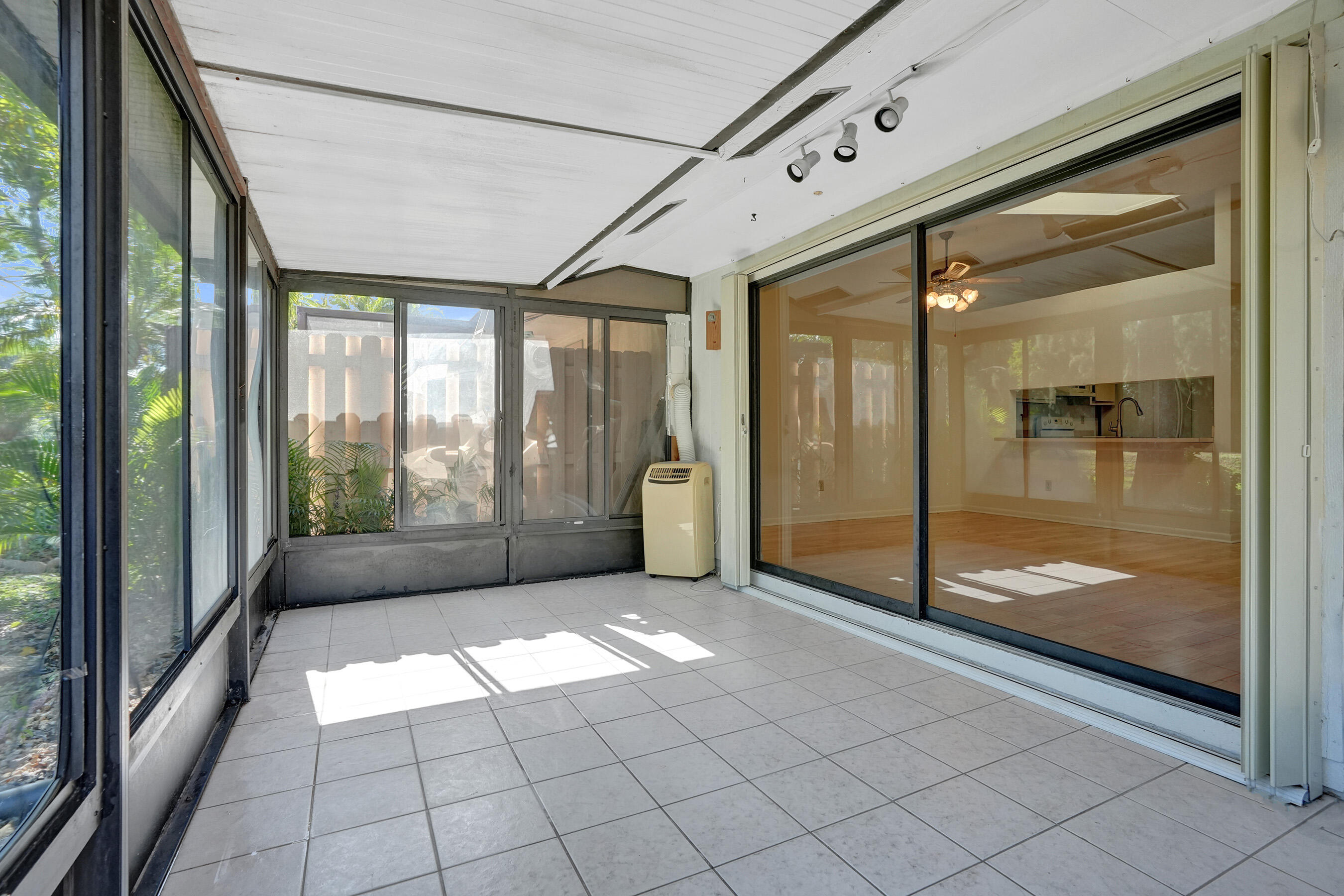 BOYNTON LAKES 3 - Residential