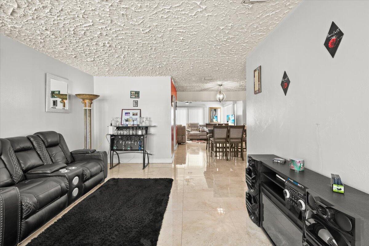508 NE 2ND Terrace