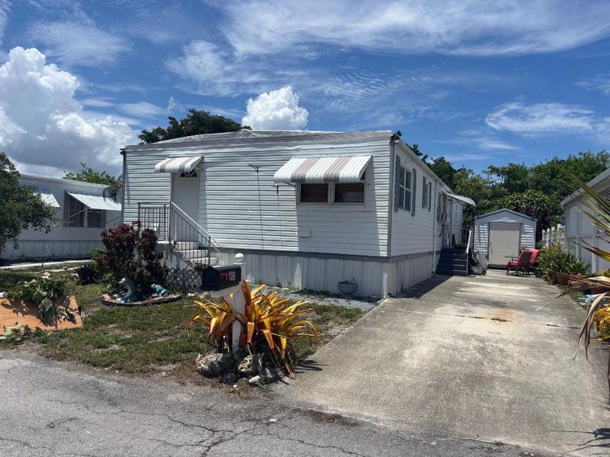 PRICE REDUCED!!!
CALL TODAY TO VIEW THIS SPACIOUS HOME, WELL MAINTAINED WITH 3 BEDROOMS AND 2 BATH'S. HOME ALSO HAS ELECTRIC AND GAS.  LOCATED IN COUNTRY KNOLLS, A 55+ COMMUNITY.  ONLY 3 MILES FROM THE DESIRABLE BEACH OF DEERFIELD. 
CALL TODAY FOR AN APPOINTMENT. 
LOT RENTAL $955 MONTLY.