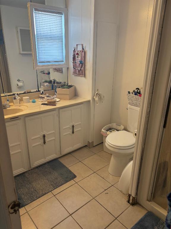 COUNTRY KNOLLS - Residential