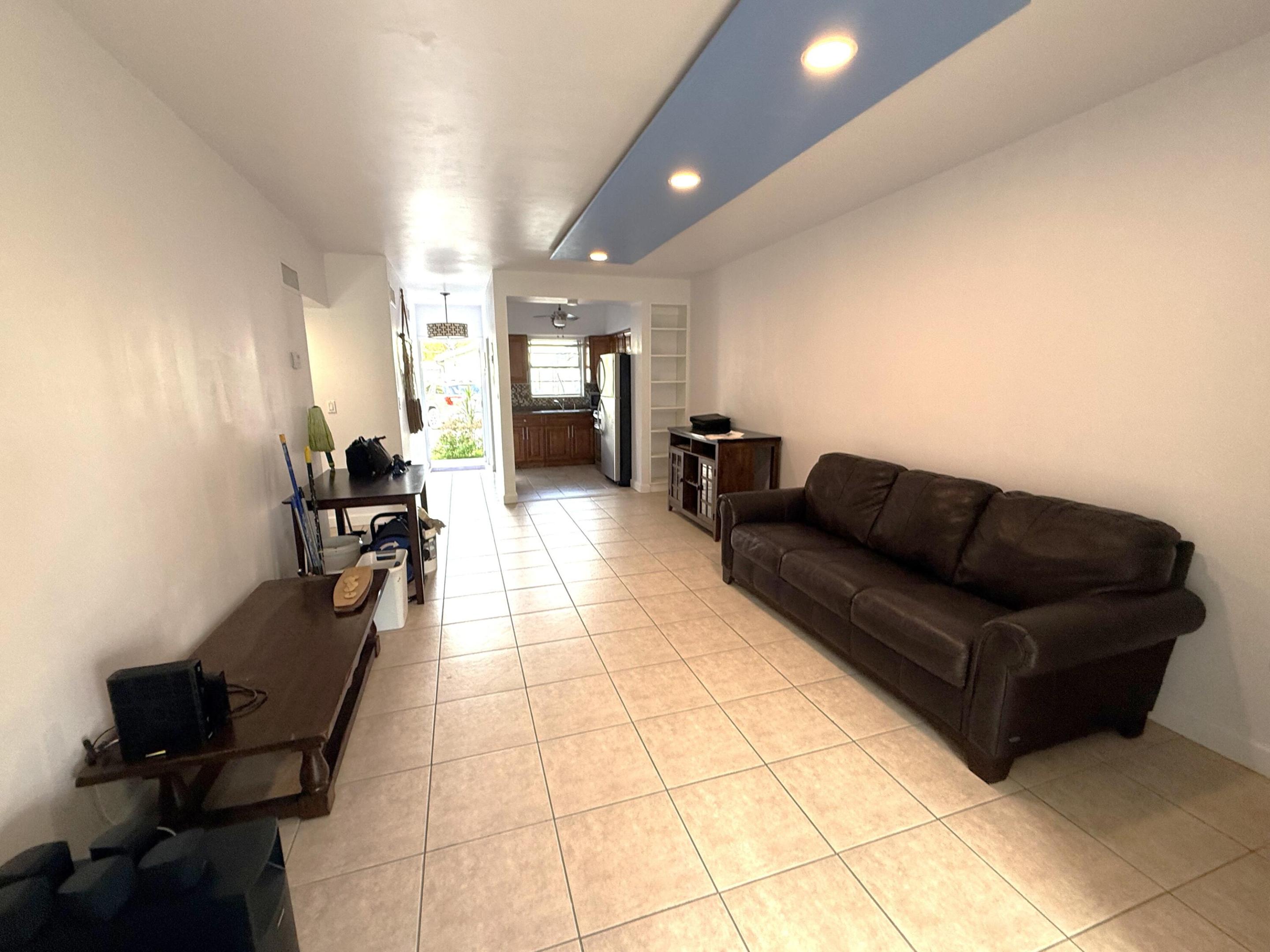 WINFIELD GARDENS SOUTH CONDO - Residential