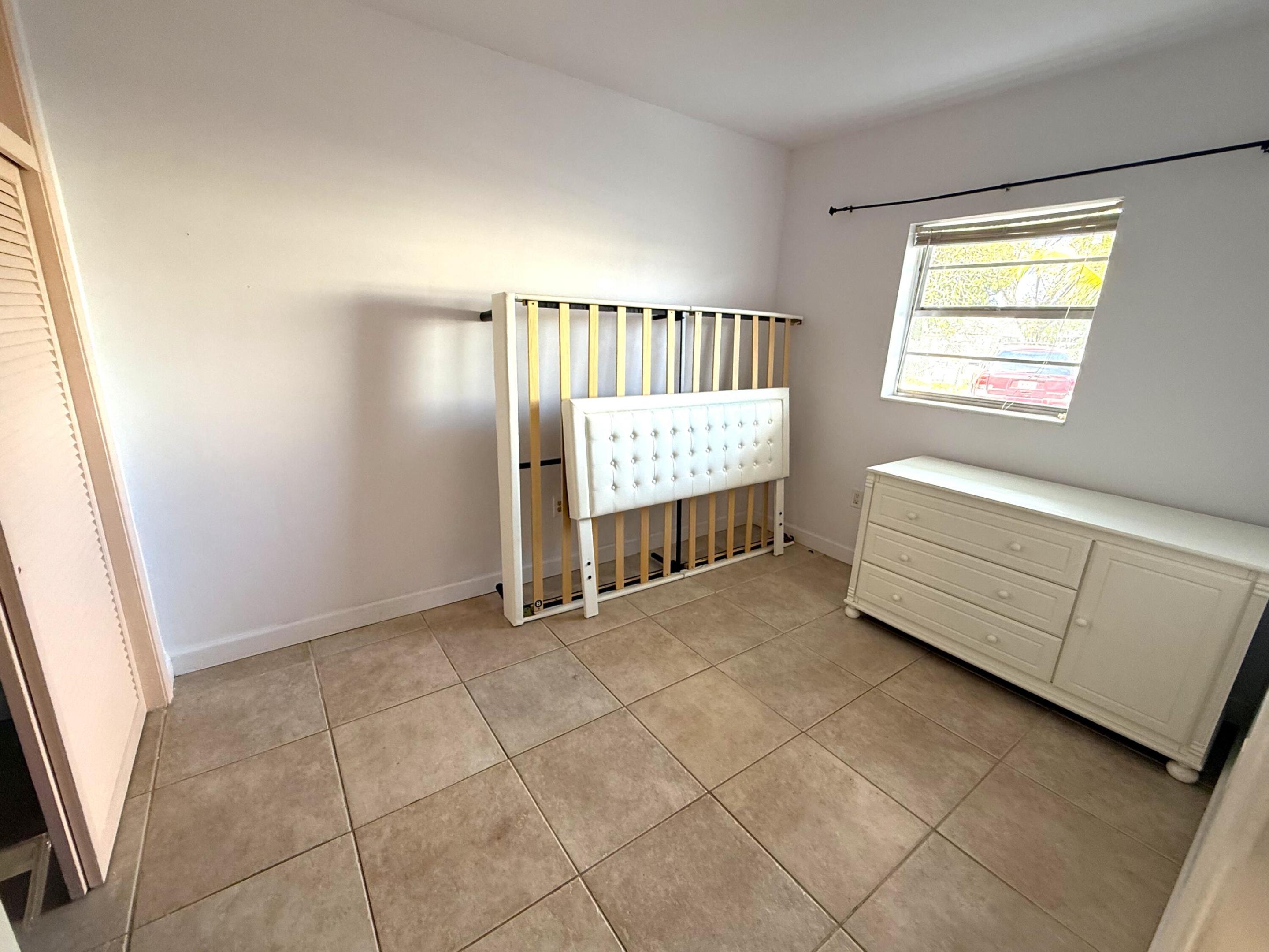 WINFIELD GARDENS SOUTH CONDO - Residential