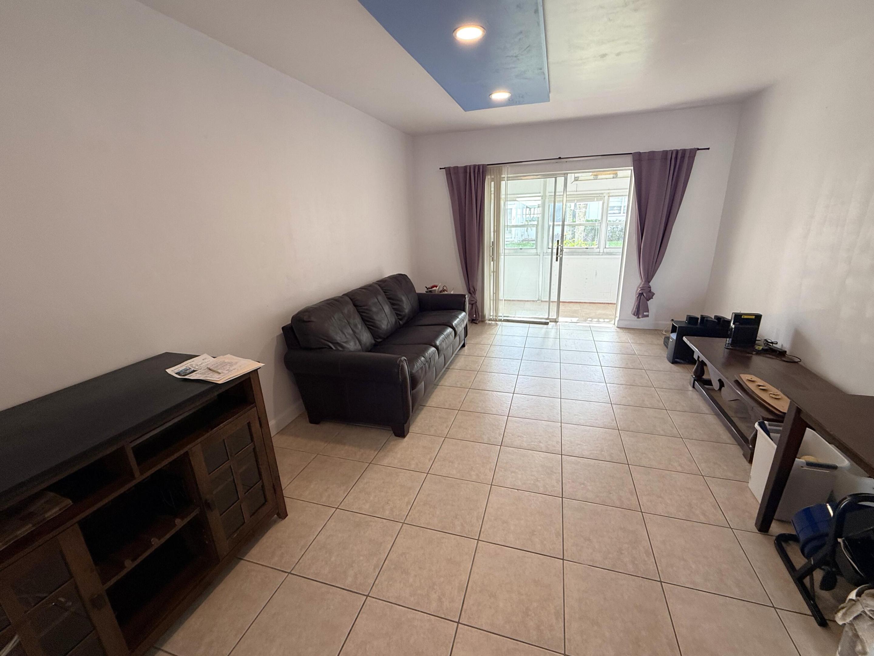 WINFIELD GARDENS SOUTH CONDO - Residential