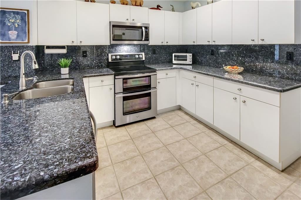 WYNDHAM LAKES CENTRAL - Residential