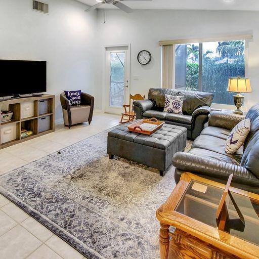 WYNDHAM LAKES CENTRAL - Residential