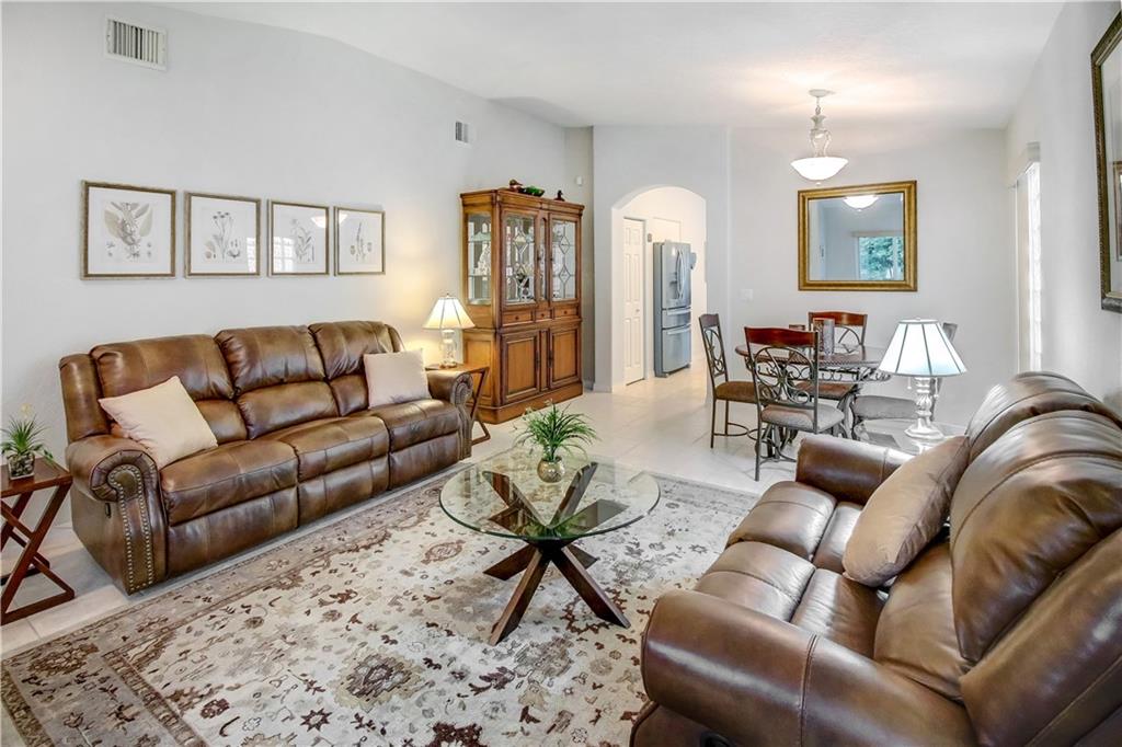 WYNDHAM LAKES CENTRAL - Residential