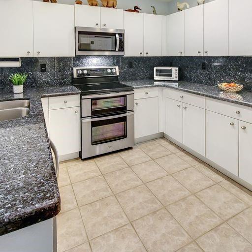 WYNDHAM LAKES CENTRAL - Residential