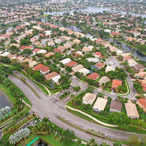WYNDHAM LAKES CENTRAL - Residential