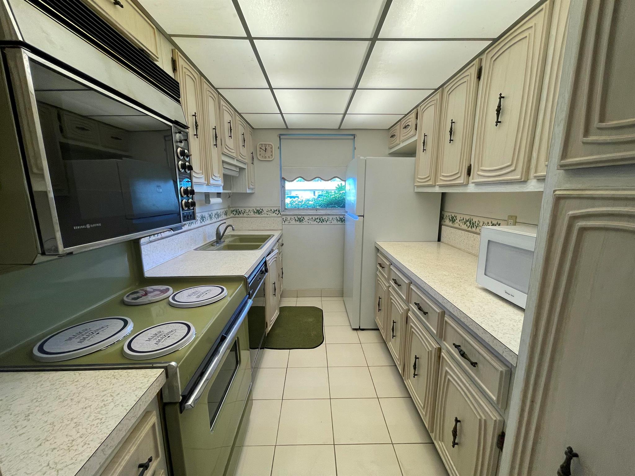 1065 E Circle Terrace C