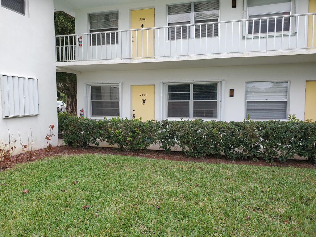 Photo of 1225 NW 21st Street #2503, Stuart, FL 34994 (MLS # R10768352)