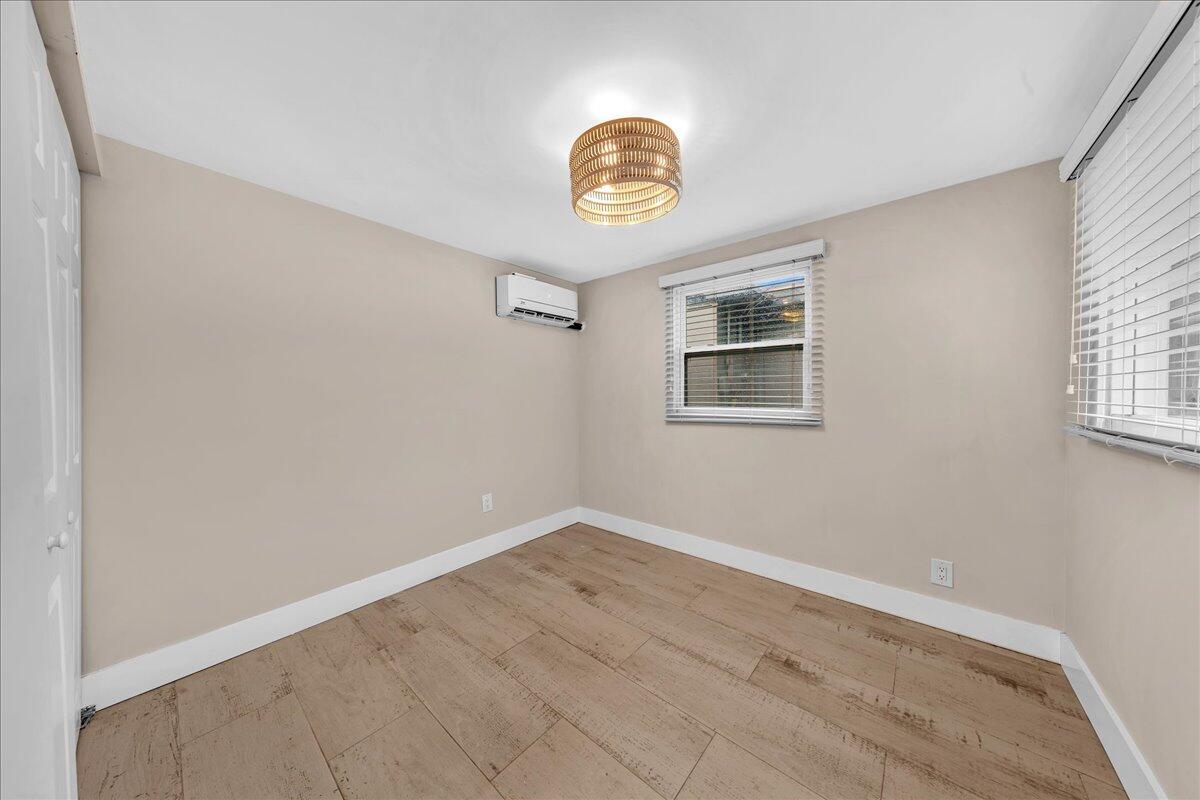 CROISSANT PARK PARK SECTION - Residential