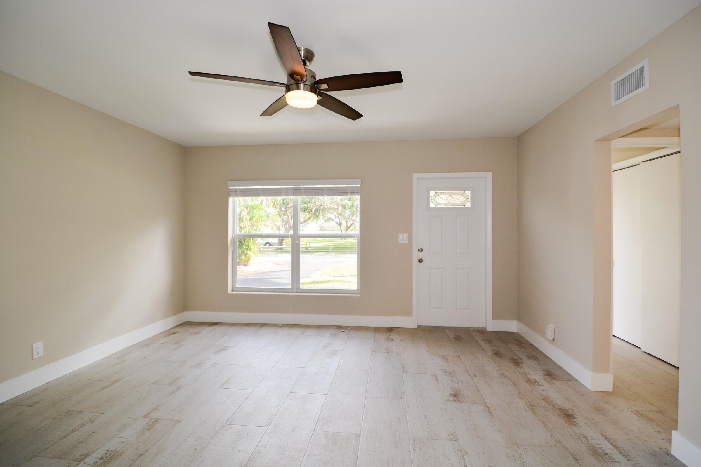 CROISSANT PARK PARK SECTION - Residential