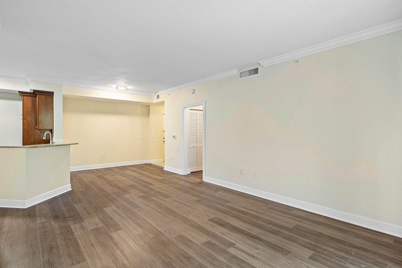 SAN RAPHAEL - Residential Lease