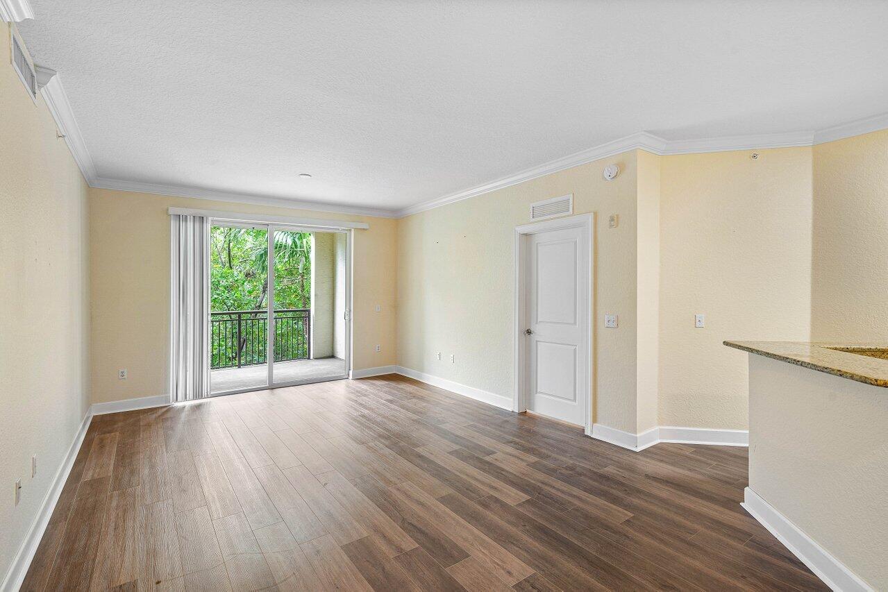 SAN RAPHAEL - Residential Lease