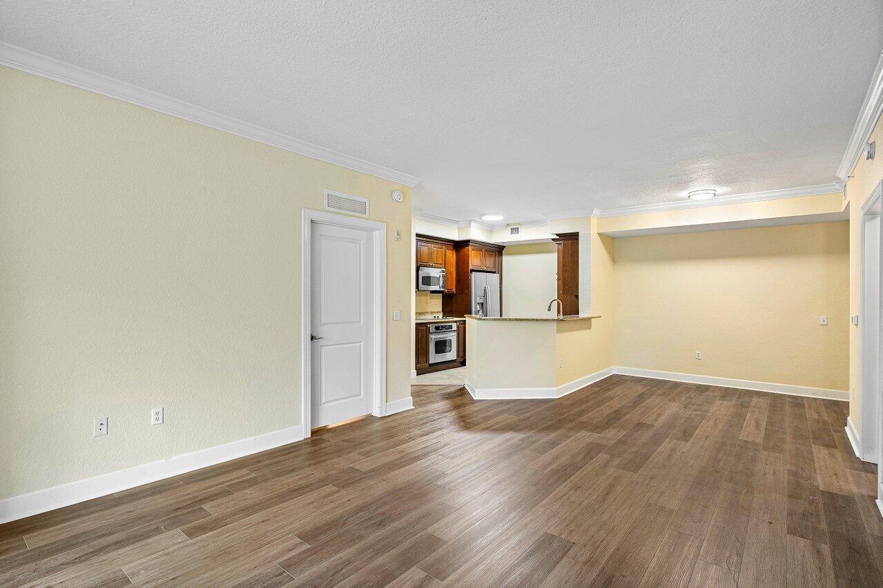 SAN RAPHAEL - Residential Lease