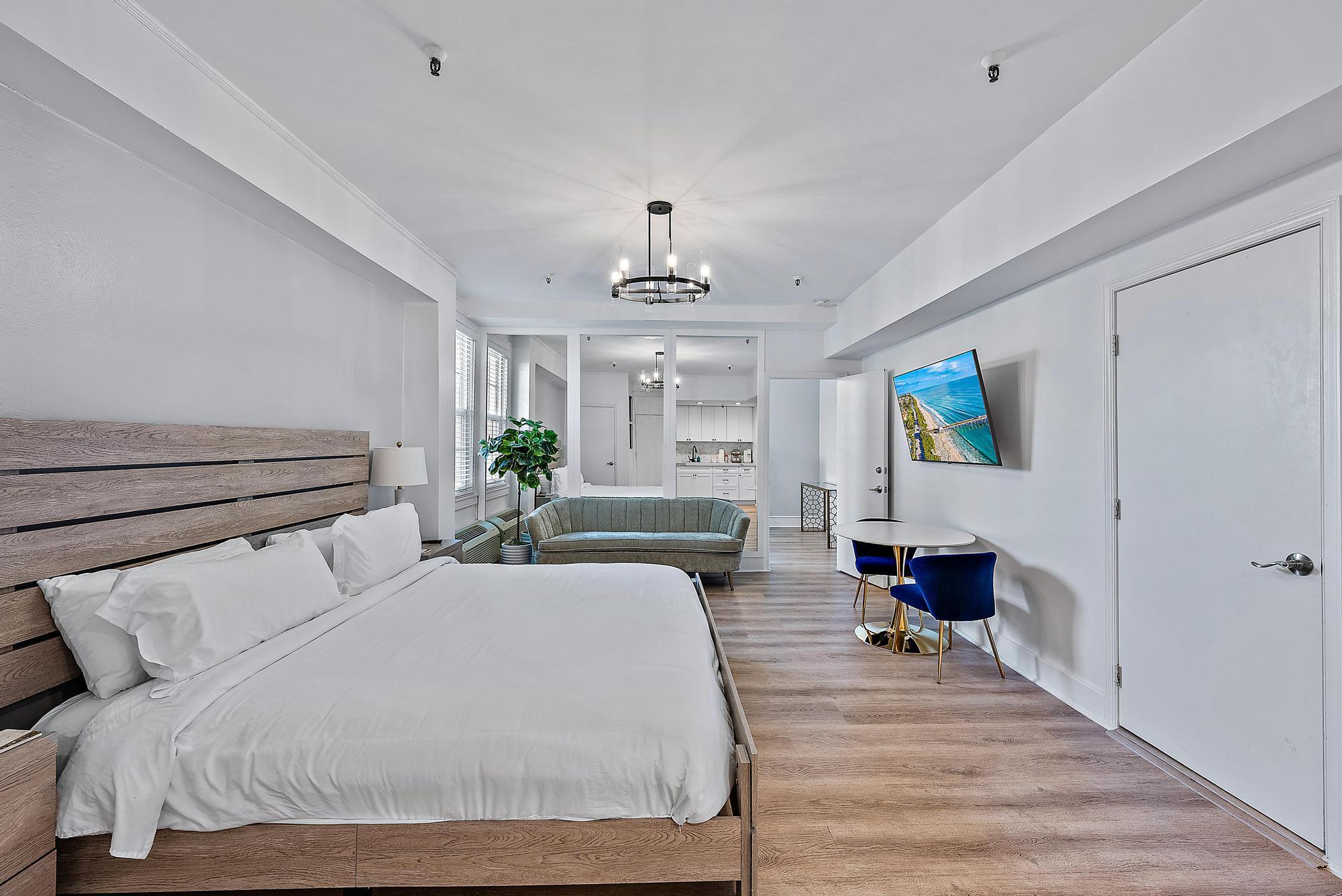 235 Sunrise Avenue 3032