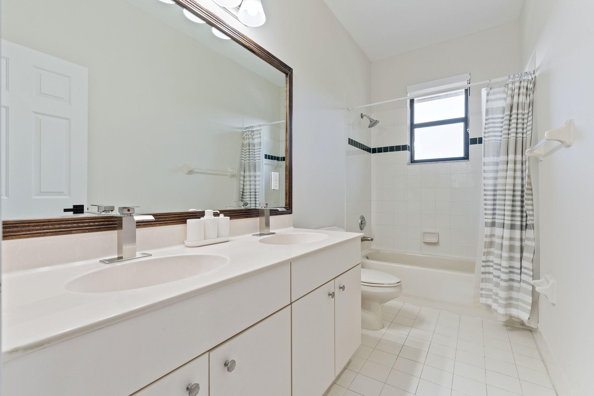ENCLAVE AT HAWKES BLUFF - Residential Lease