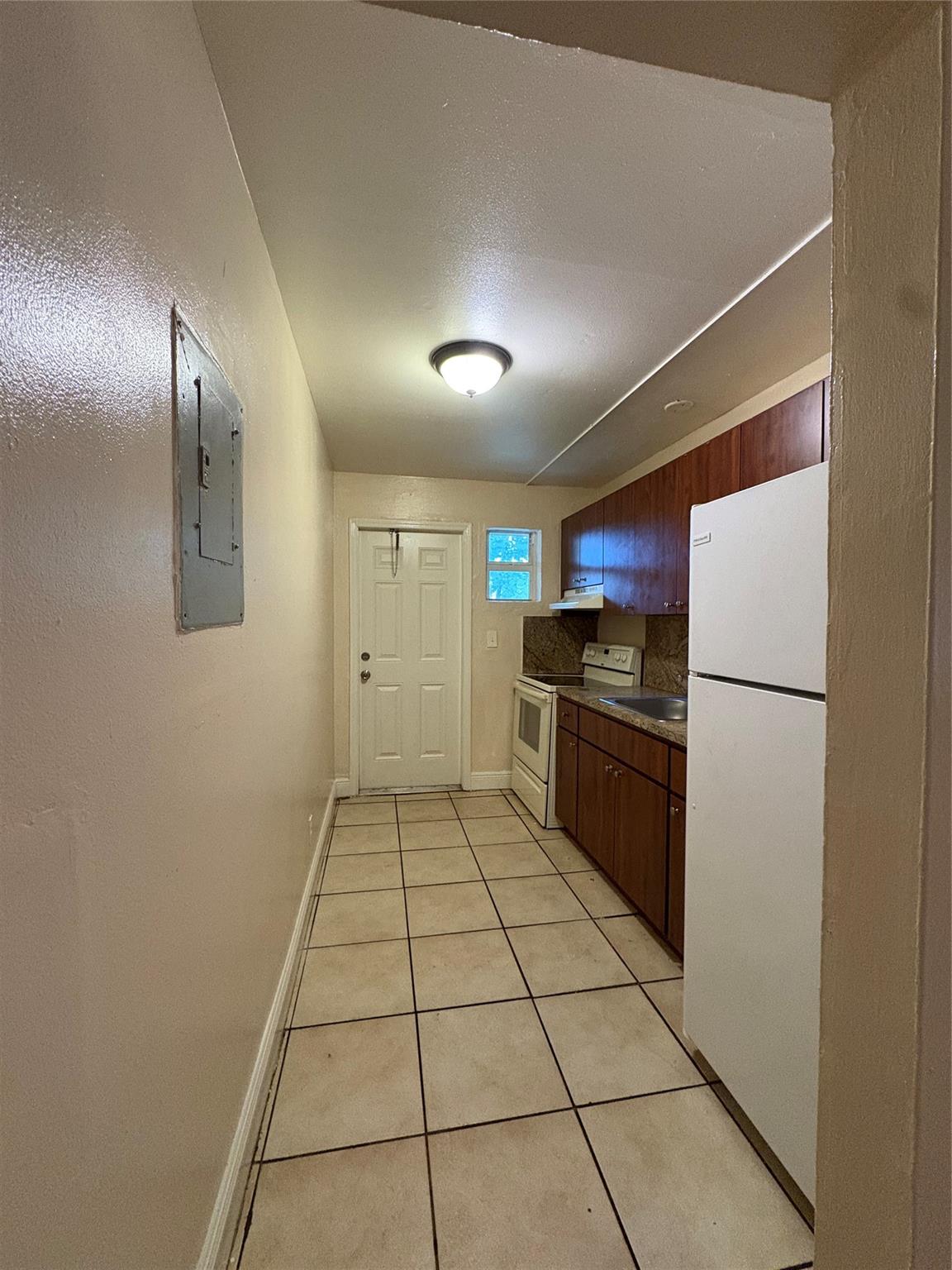 Fern Sub One 55-5 B - Residential Lease