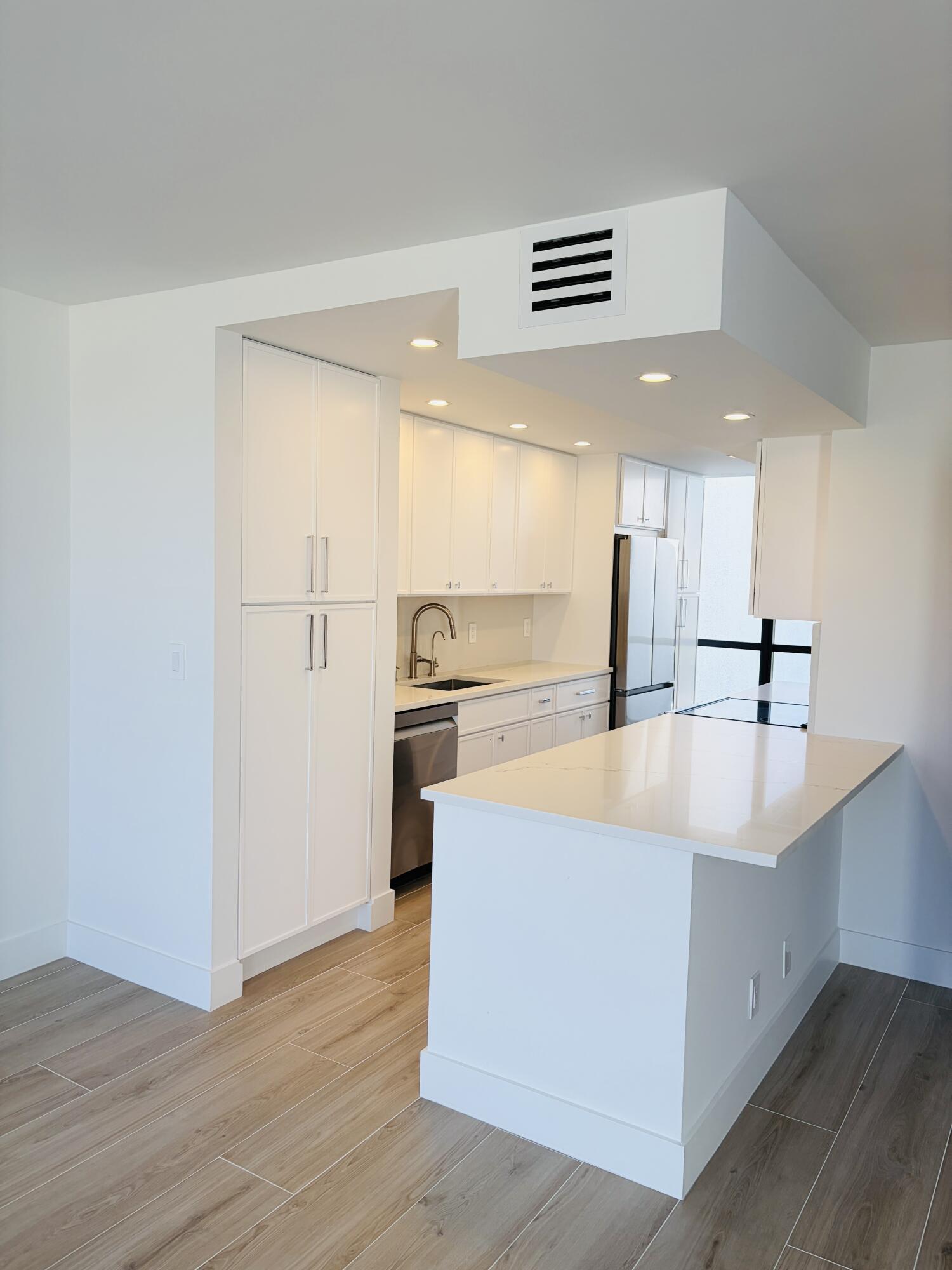 View photos, virtual tours, details... 2404 Bridgewood Drive