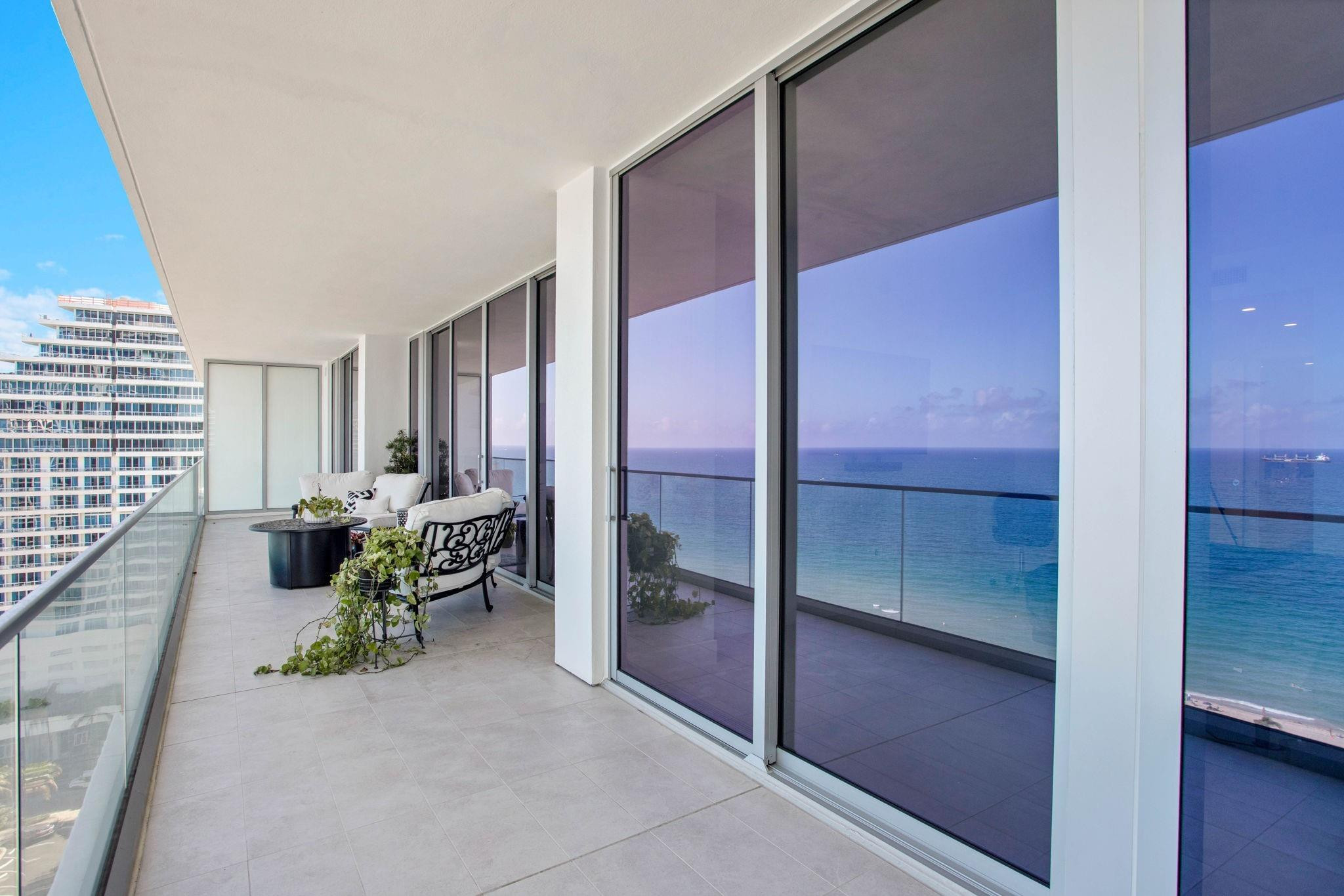 153 N Seabreeze Boulevard 1601