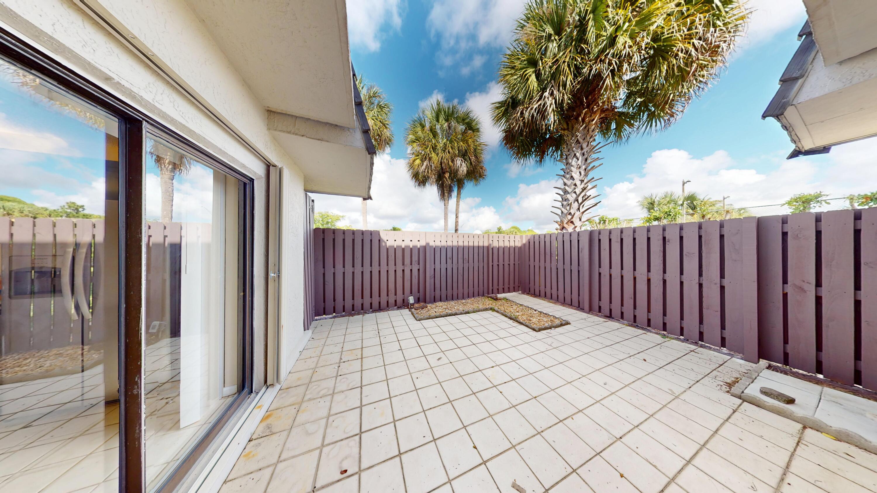 WOODSTOCK TWNHS - Residential Lease