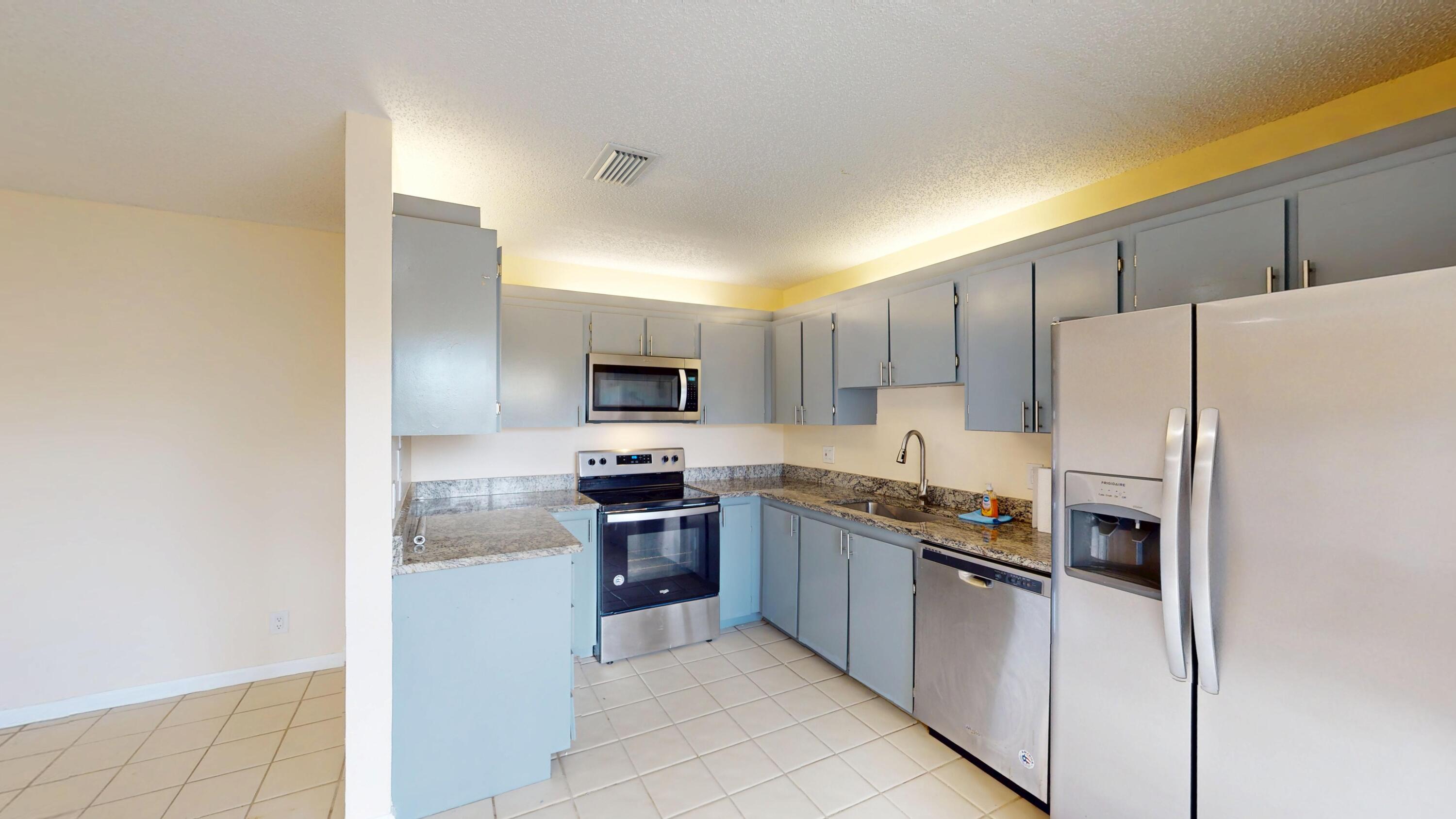 WOODSTOCK TWNHS - Residential Lease