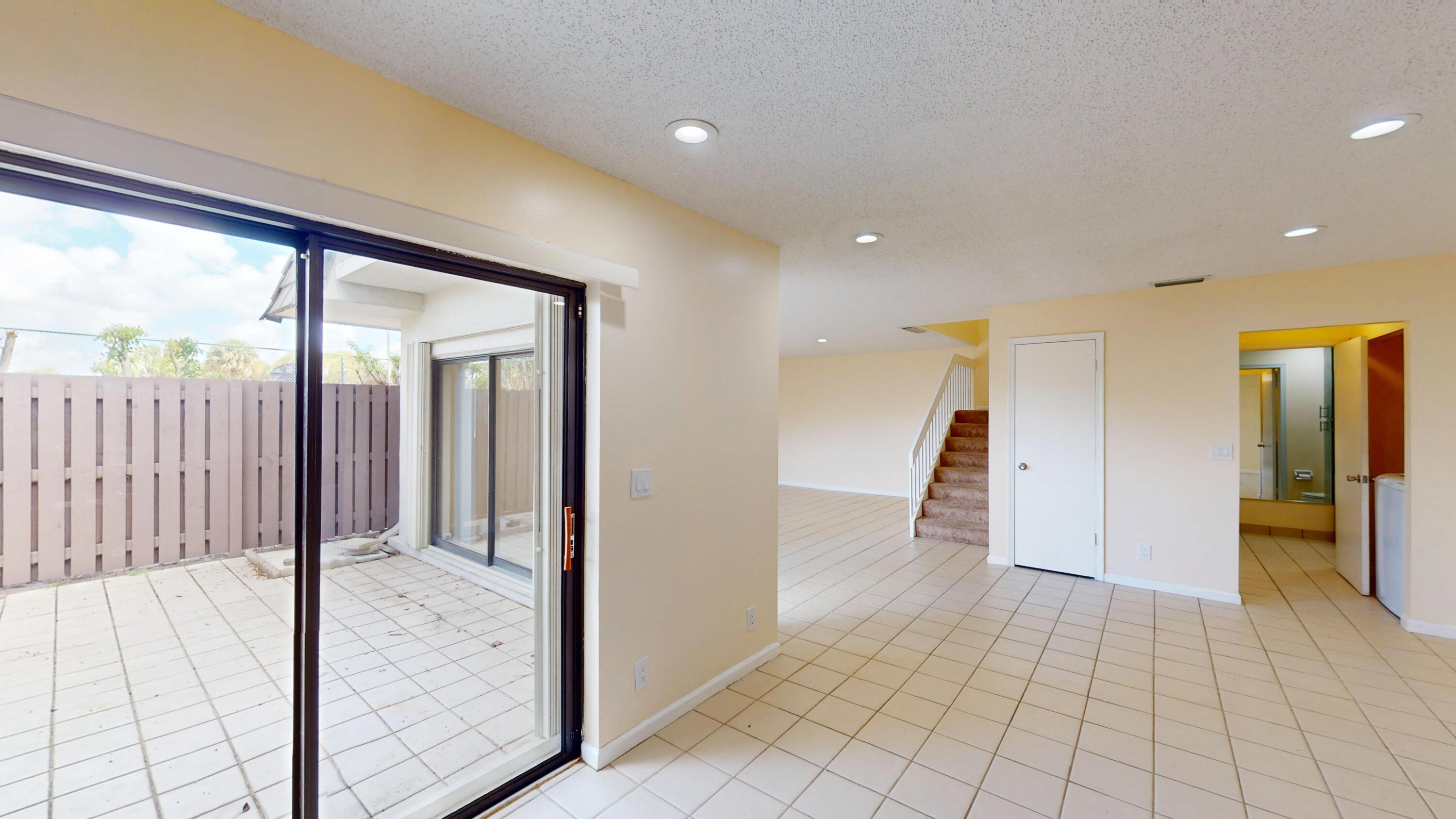 WOODSTOCK TWNHS - Residential Lease