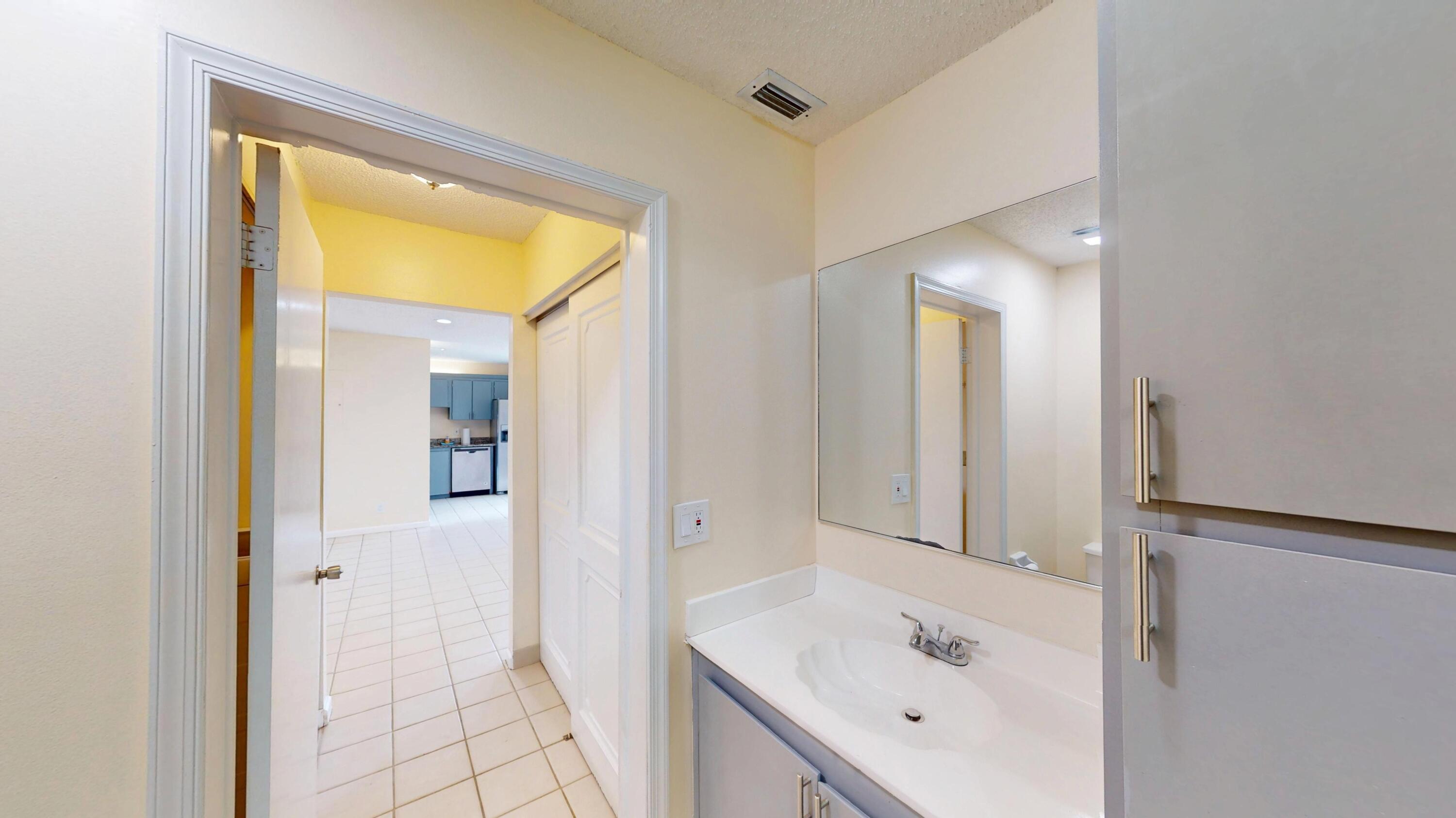 WOODSTOCK TWNHS - Residential Lease