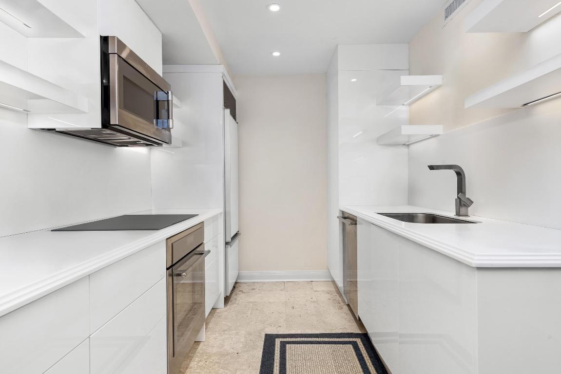 LAKE TOWERS CONDO - Residential