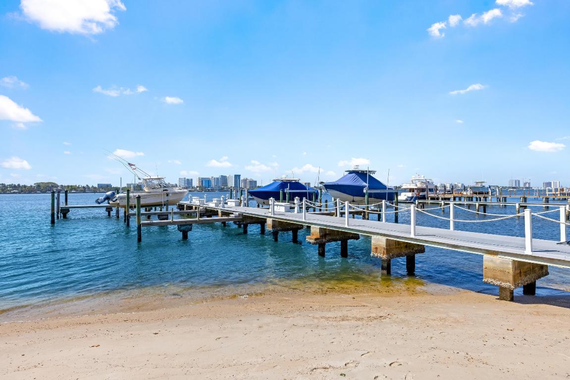 LAKE TOWERS CONDO - Residential