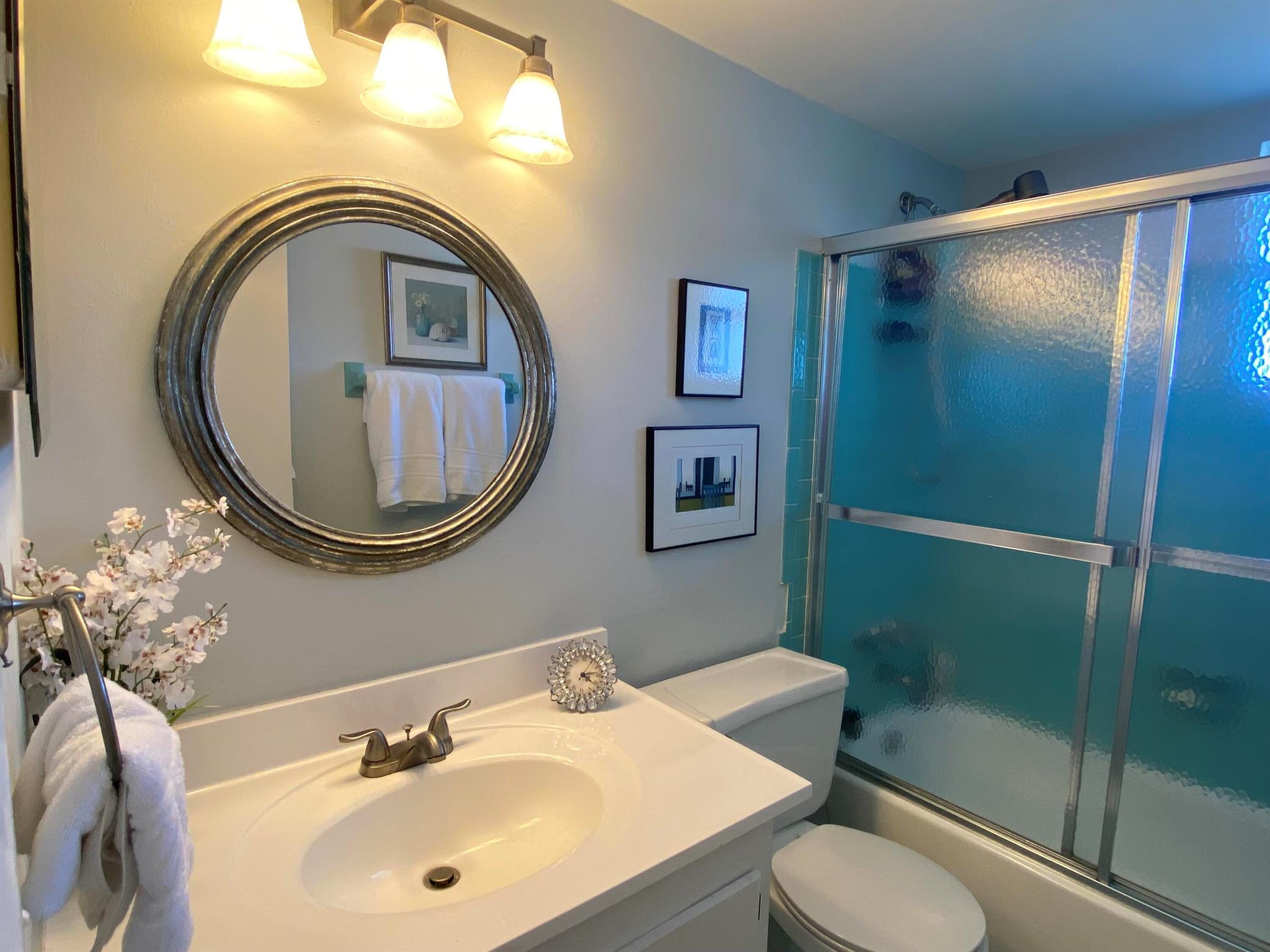 VILLAGE ROYALE CONDO 3 - Residential