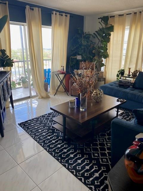 MANORS OF INVERRARY CONDO - Residential