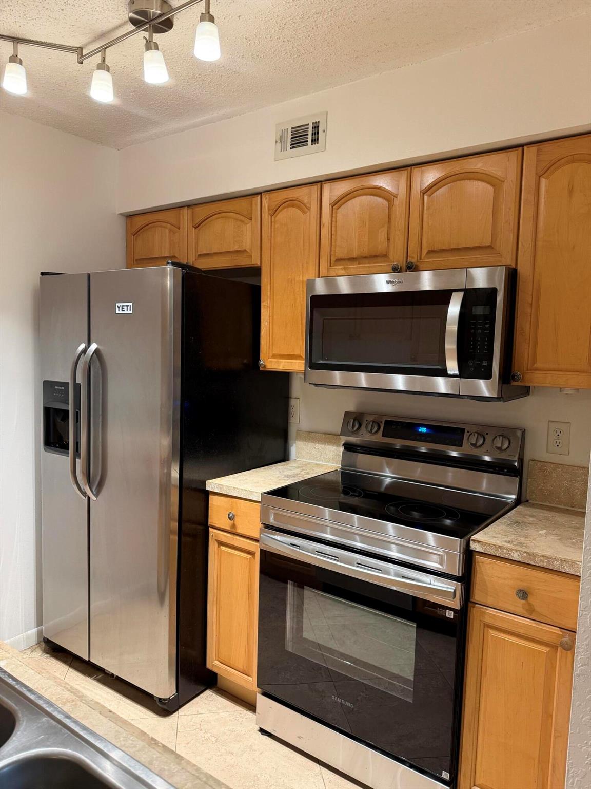 Lakeview Club - Residential Lease