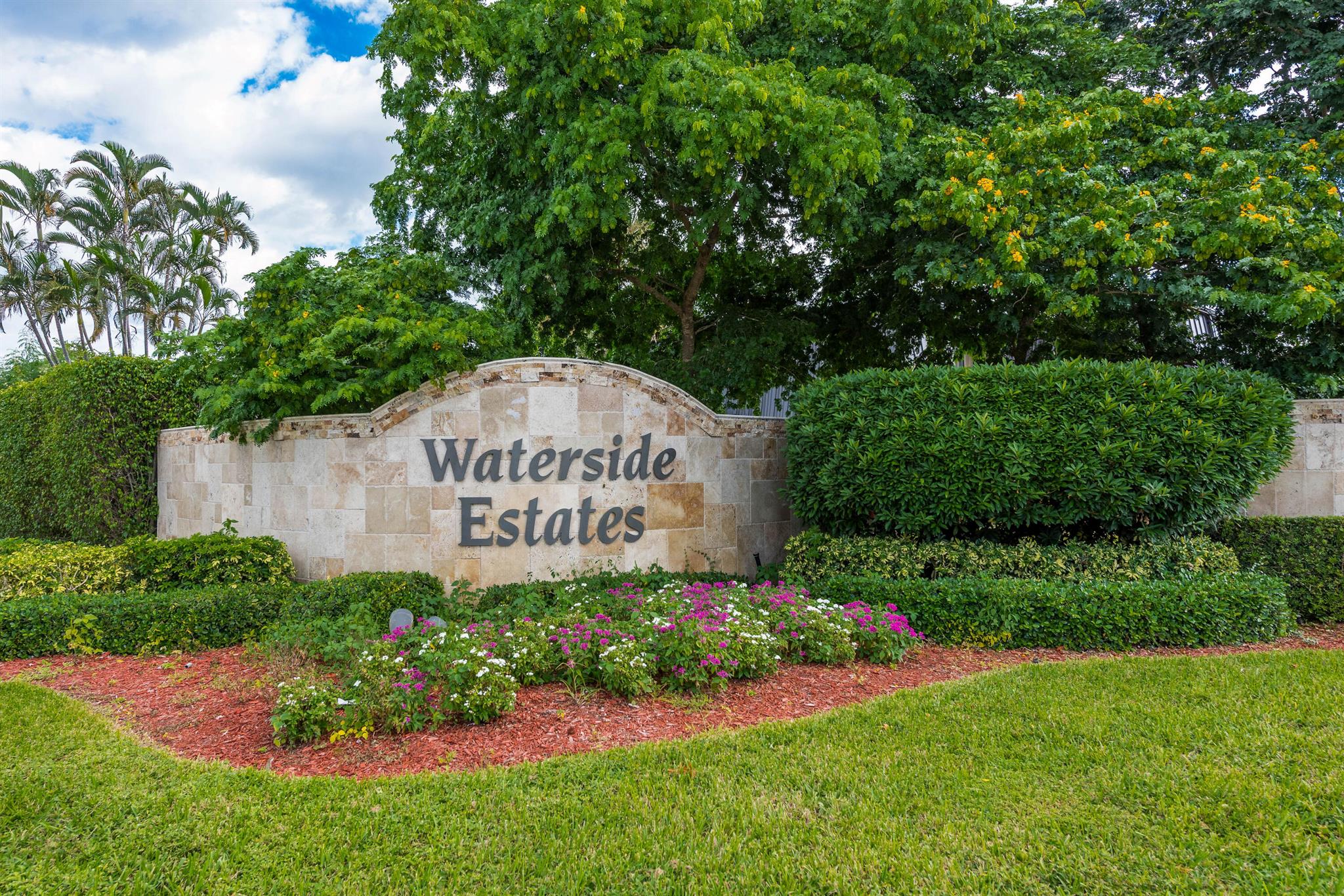 WATERSIDE ESTATES - Residential