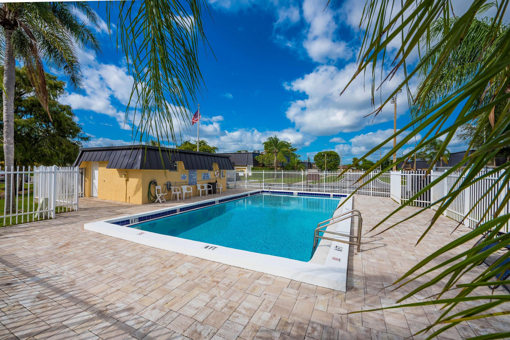 WATERSIDE ESTATES - Residential