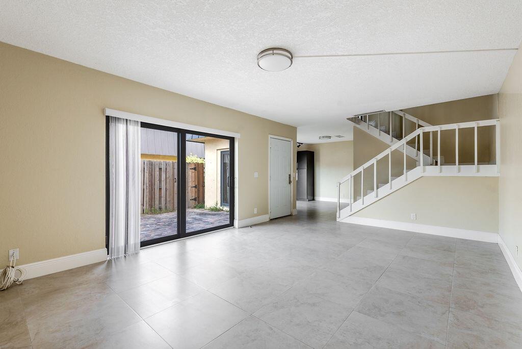WATERSIDE ESTATES - Residential