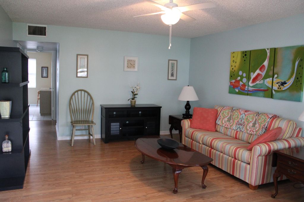 Photo of 340 Horizons W #104, Boynton Beach, FL 33435 (MLS # R11020399)