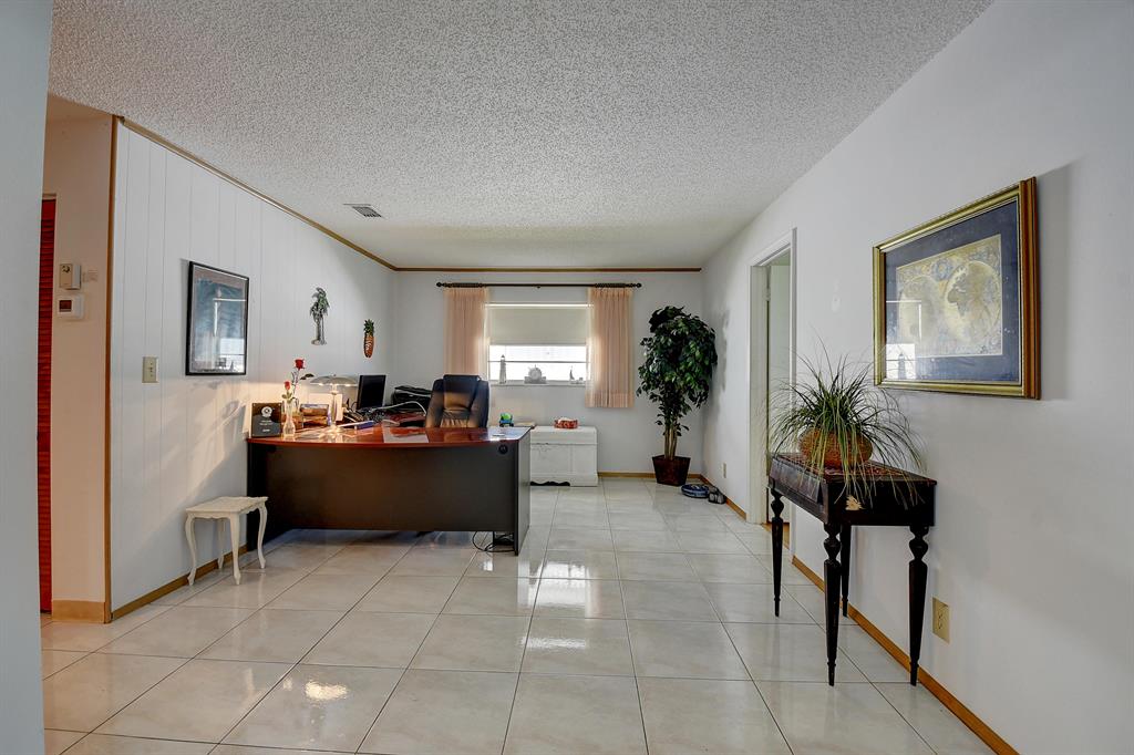 PALM BEACH LEISUREVILLE SEC 10 - Residential