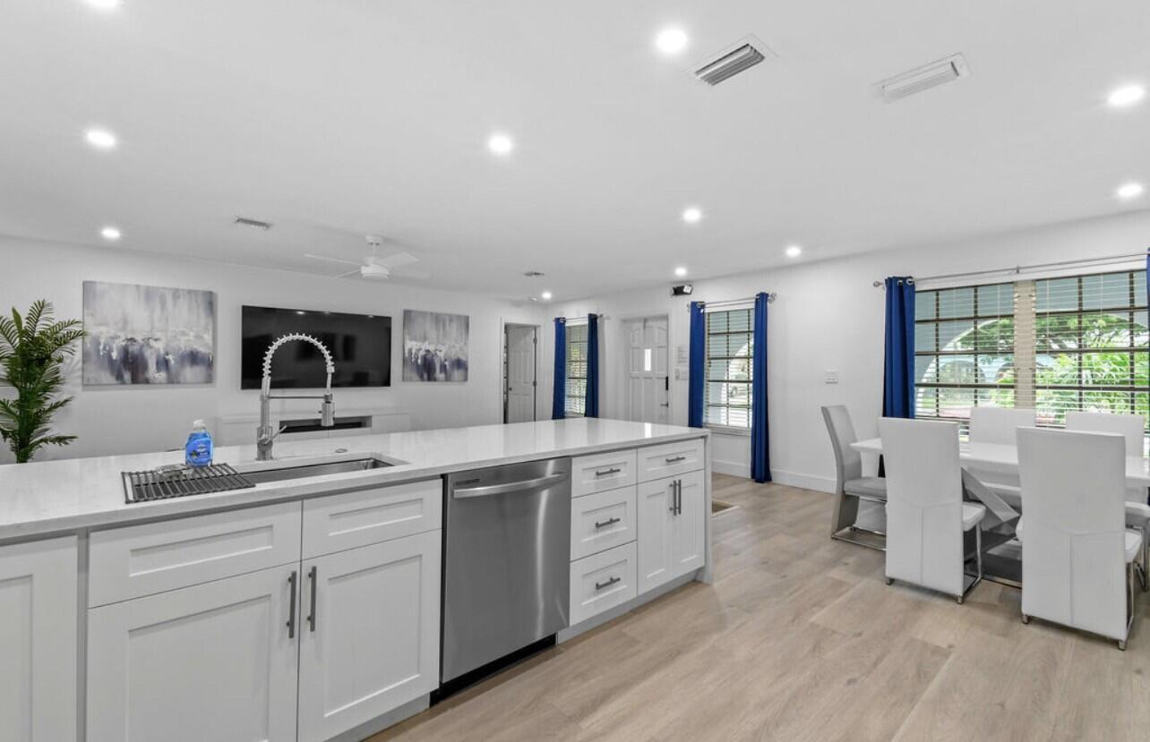 COCONUT CREEK SEC 8 - Residential Lease