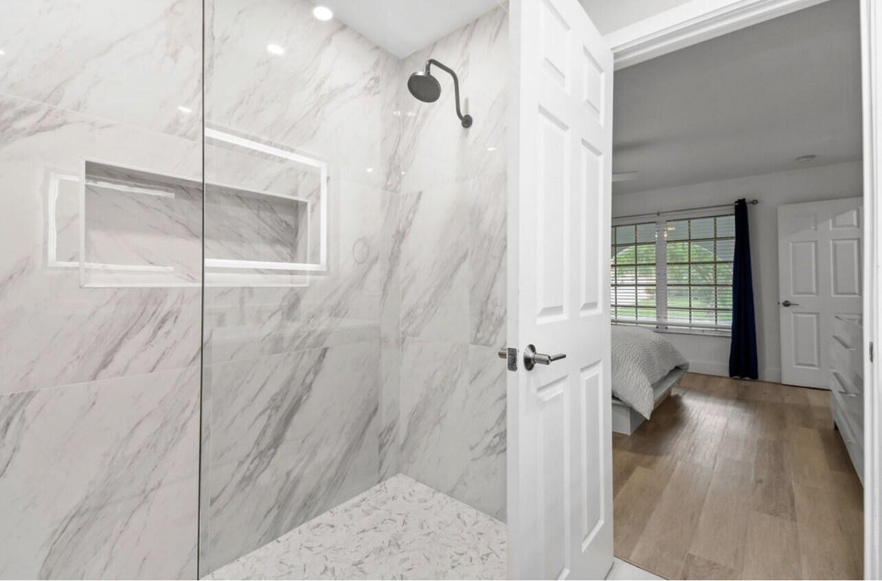 COCONUT CREEK SEC 8 - Residential Lease