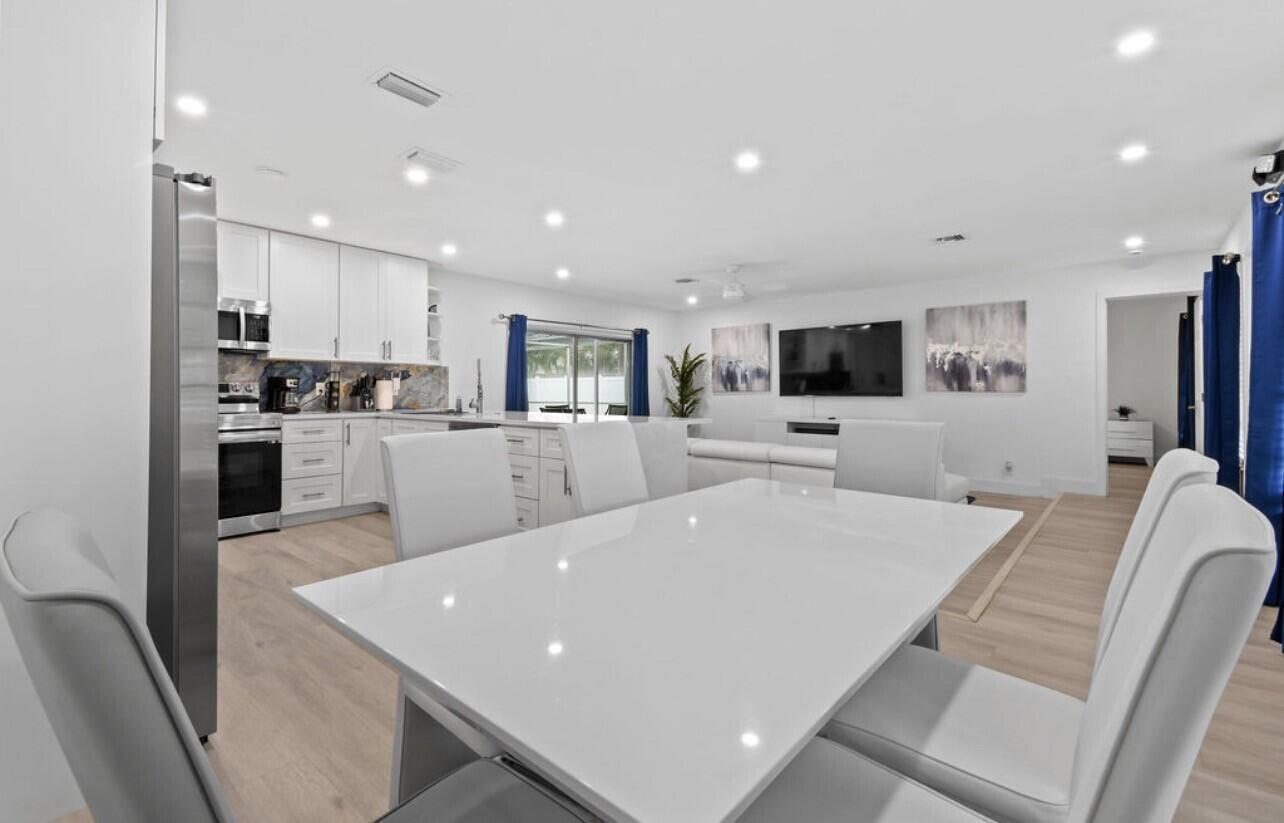 COCONUT CREEK SEC 8 - Residential Lease