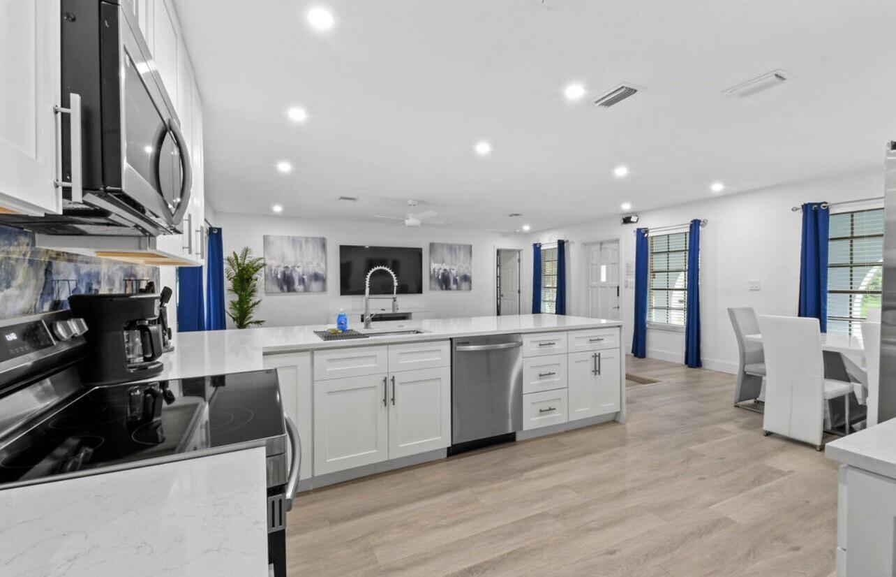 COCONUT CREEK SEC 8 - Residential Lease
